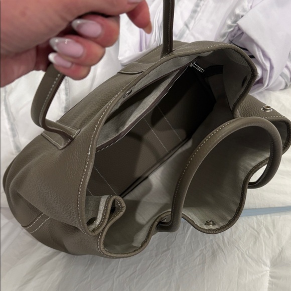 Elegant Taupe “Hermes Garden Party” Leather Tote Bag - Picture 3 of 5
